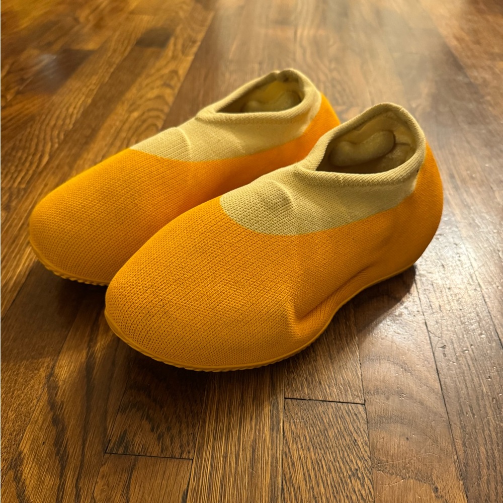 adidas Yeezy Knit RNR Sulfur size 7